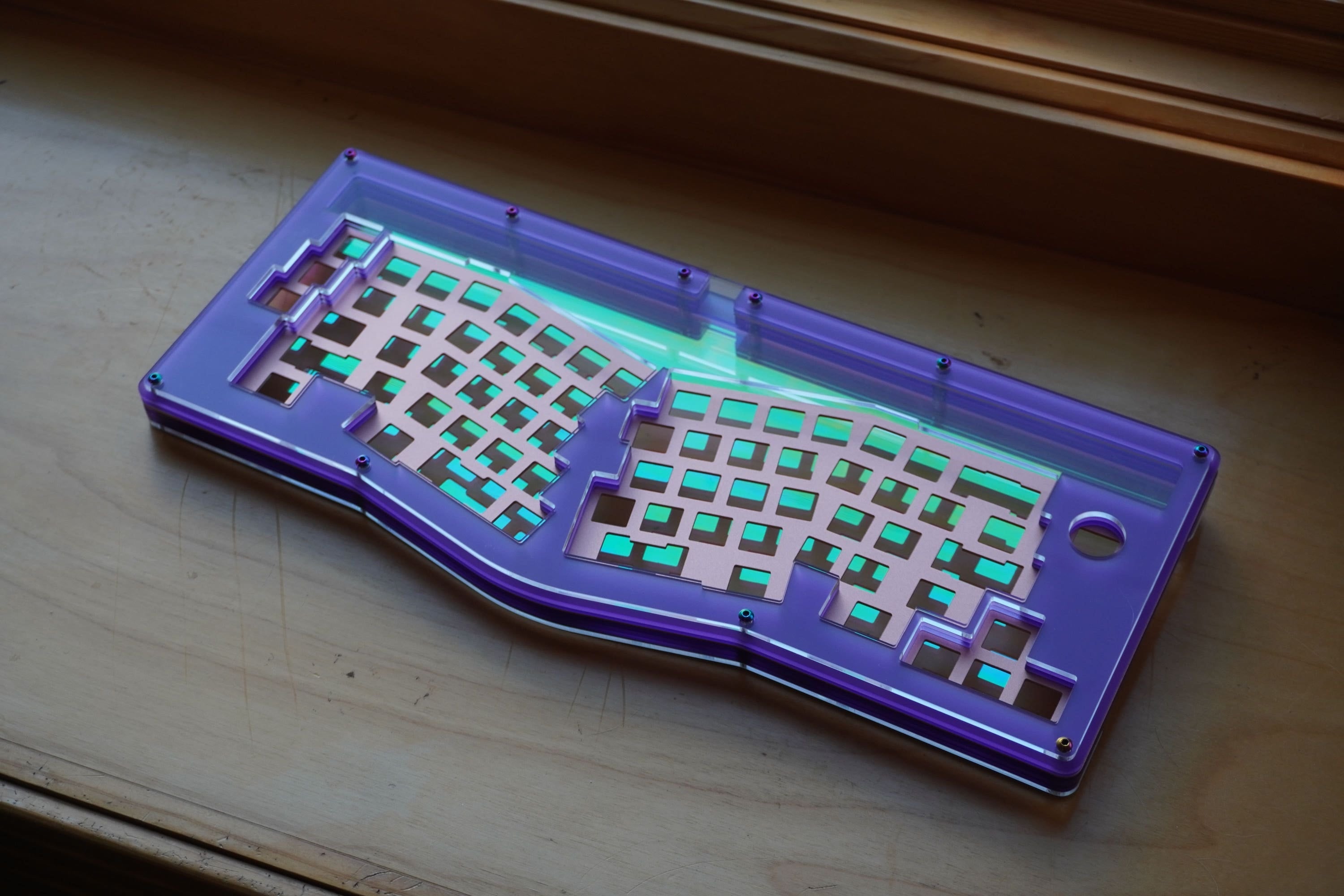 Basketweave Acrylic Case